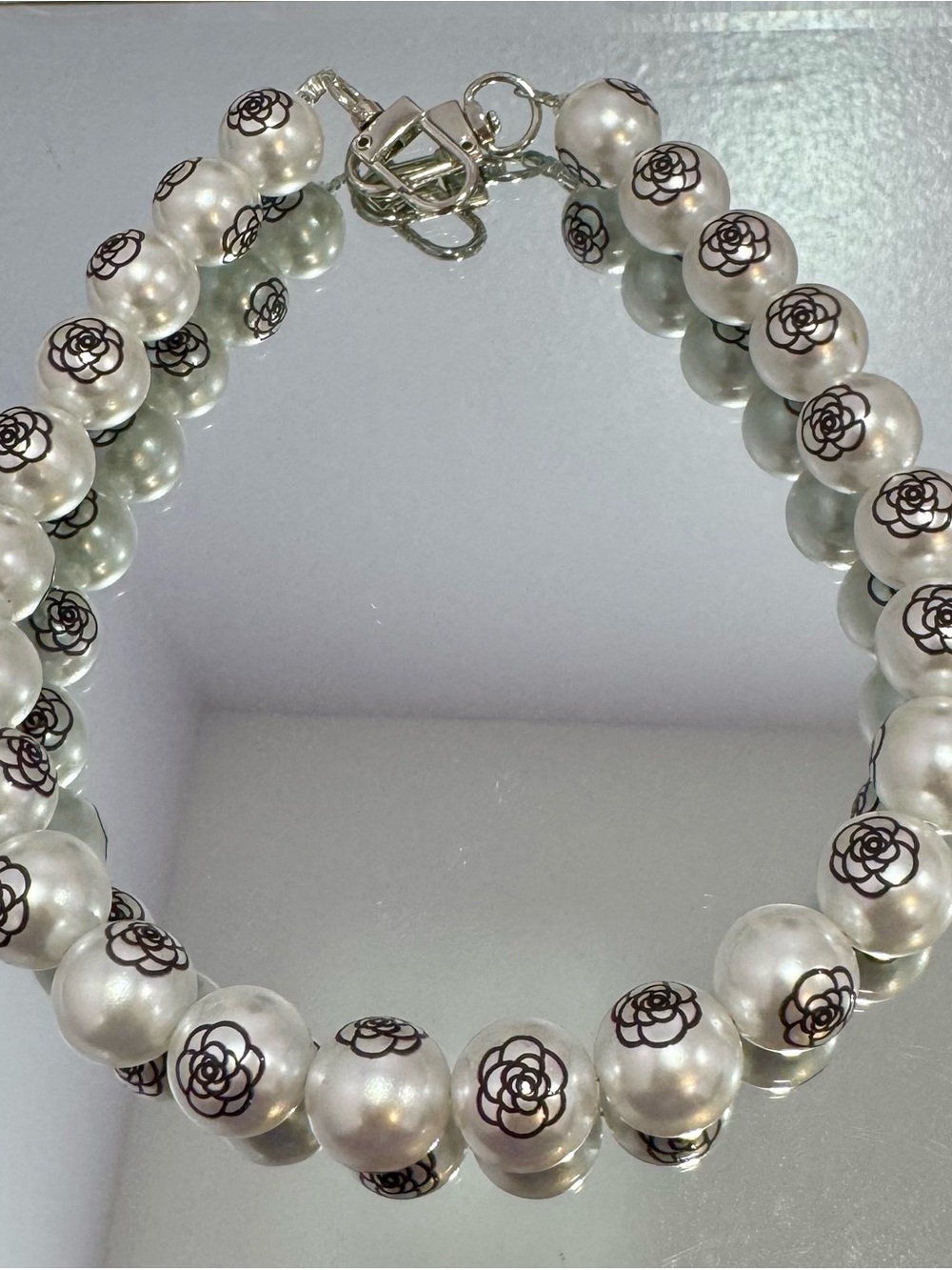New Classic Pearl Beads Bag Chain with Black Rose Accents 18 inches
